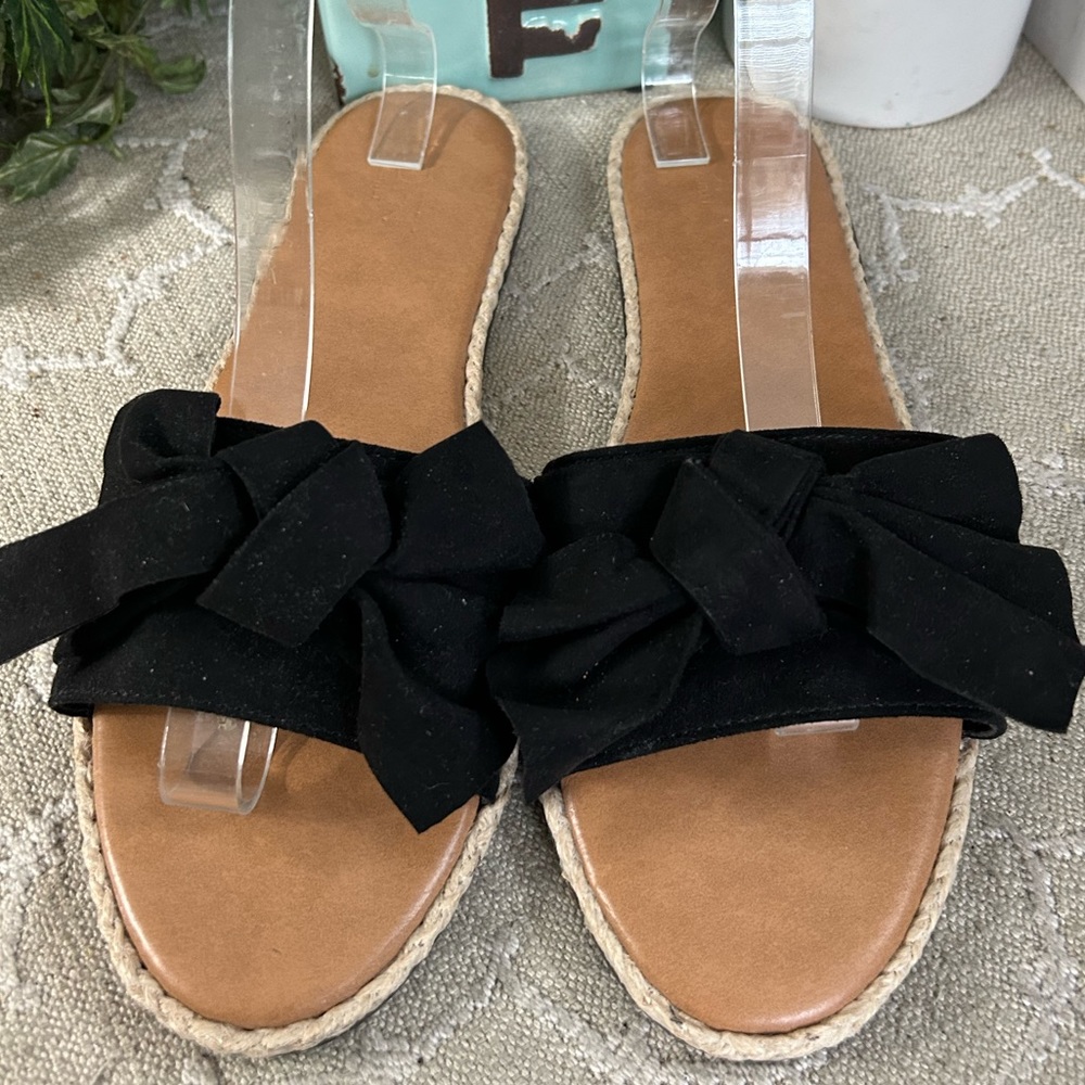 Loft Black Slip On BOW Flat Sandals. Size 10 - Picture 8 of 10